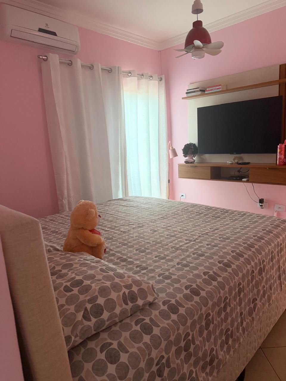 Casa Alto Padrão com 3 Suítes no Centro de Caieiras